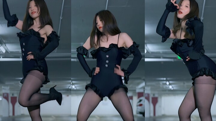 Flirting until your legs are weak, the charming pelvic dance swings to the extreme - up&down
