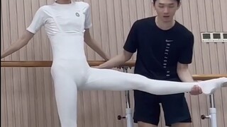 غرفة رقص الأولاد 1