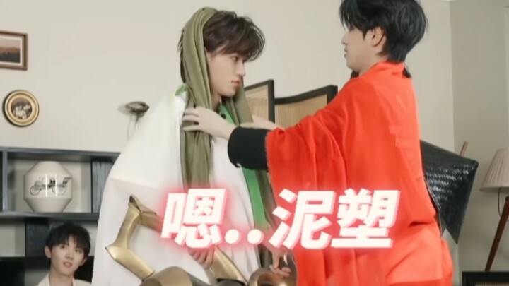 เหยียนหาวเซียง คุณแต่งตัวให้อี้เสวียนเก่งจริงๆ เลย!