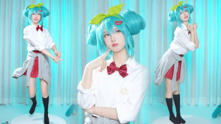 What's it like to be forced to control a 20-second dance for three hours? [Hatsune cosplay]