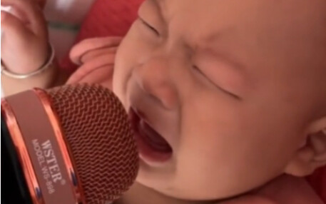 Người hàng xóm: Hả?! Gì vậy? Hả??!!