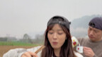 Makan terong bakar
