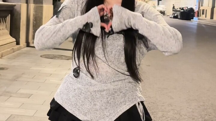 الحياة صعبة، وزوجتي تقدّم عروضاً فنية لكسب العيش.