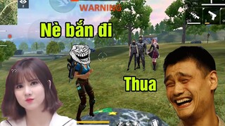 [ Bình Luận Free Fire ] ĐỨNG GIỮA ĐỒNG TROLL DỤ ĐỊCH 🤣