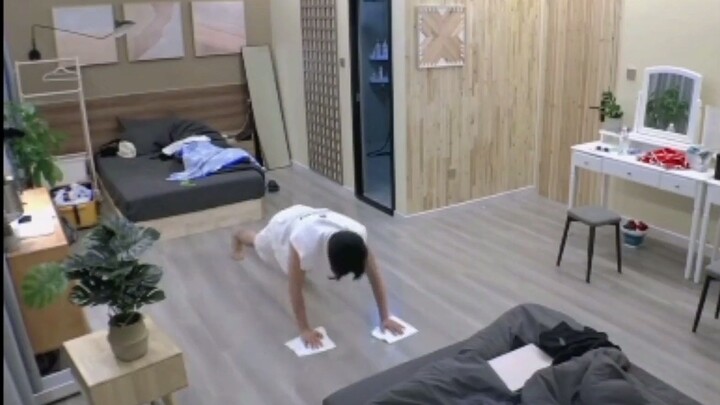 On actor’s self-body management, Wang Hedi teaches you how to do both fitness and housework~Wang Hed