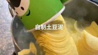 بطاطا مهروسة منزلية الصنع