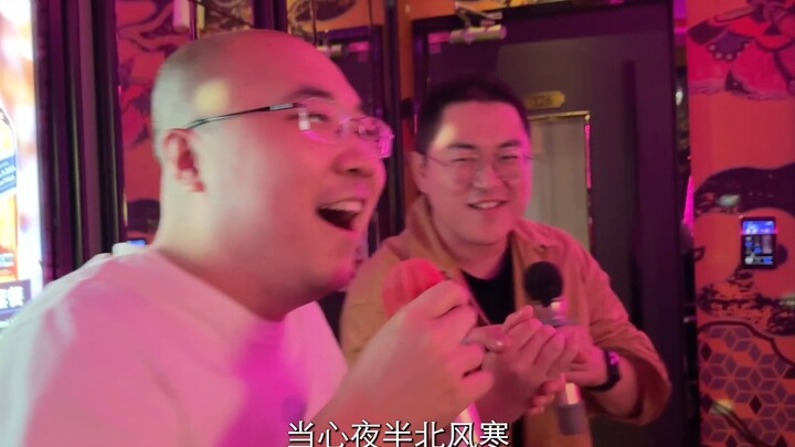 Lẩu bò + KTV mừng nồng nhiệt sinh nhật của thành viên nhóm nghiên cứu chúng tôi, người vừa tròn 27 t