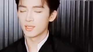 Chết tiệt! Chúng ta trông không giống anh em ruột ở ngoài đời sao? Ai hỏi bạn? Wang Tao/Nhân vật của