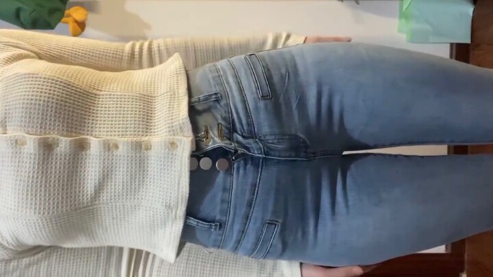 กางเกงยีนส์รัดรูป เอวคอดเป๊ะ