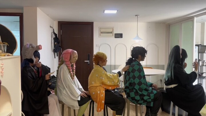 [Kimetsu Team Building] At the team‑building karaoke, what on earth are they laughing at? (This vide