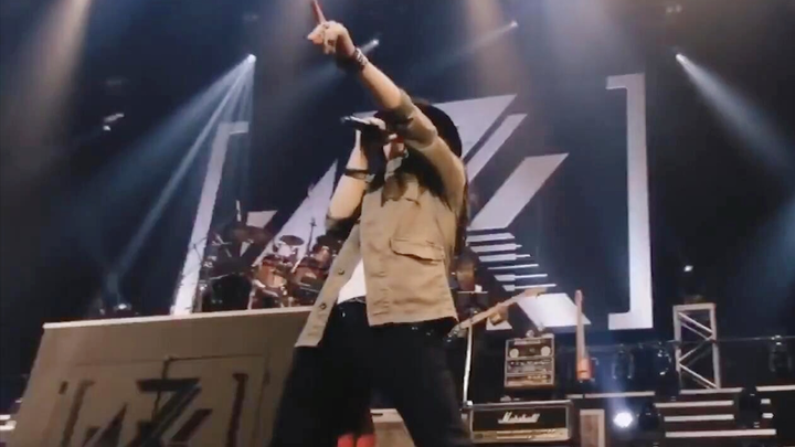 Attack on Titan's theme song "Barricades" was a super exciting live performance, with Hiroyuki Sawan
