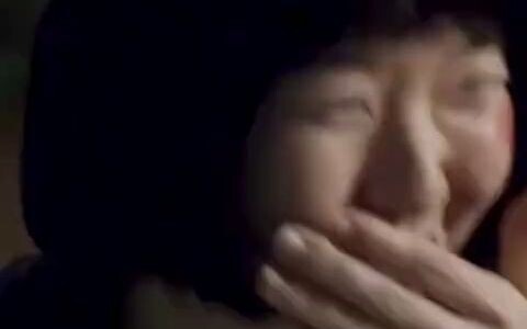 只有正峰欧巴让曼玉不要挡住嘴笑~_你们发现了吗？