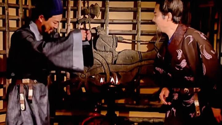 Liu Bei: I was just about to grab some food—now you’re telling me to take a break?