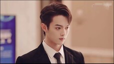 Xingxing broke up with her boyfriend, got drunk and acted crazy, and held on to the male protagonist