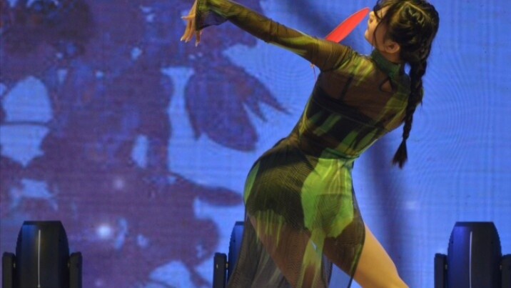 Alluring, barefoot on stage, get drunk on my dance! (Original choreography)