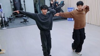 假如双卓和小童一起跳trouble maker