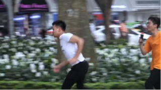 Troll đường phố Chơi Khăm Cắt Lông Nách Người Lạ..! #3