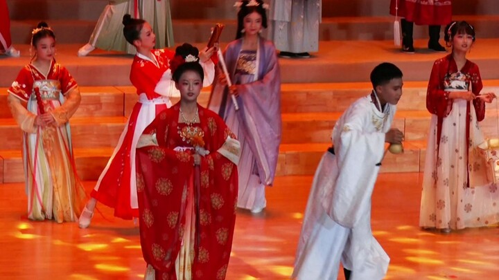 中小学生文艺汇演把中国风玩明白了！