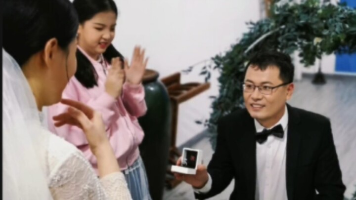 Siapa sih yang waktu muda nggak pernah jadi anak muda ganteng? Pak Wang juga nggak terkecuali, foto 
