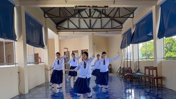 Menari "Sugongdi" lagi, penampilan keseluruhannya lebih halus dan rapi—Sekolah Dongying Thailand
