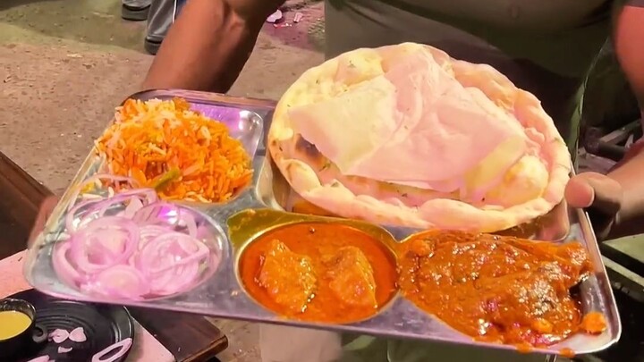 150-rupee Genghis Chicken set meal, with a clean and hygienic dining environment.