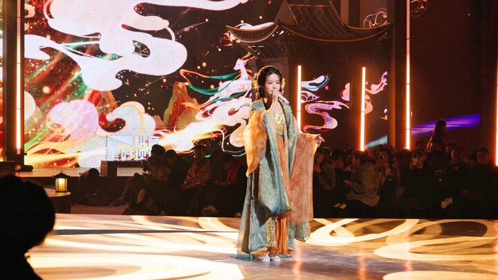 พิธีสไตล์ชาติของ Chen Zhuoxuan "On the Wall" เวอร์ชัน 4K แบบเต็ม