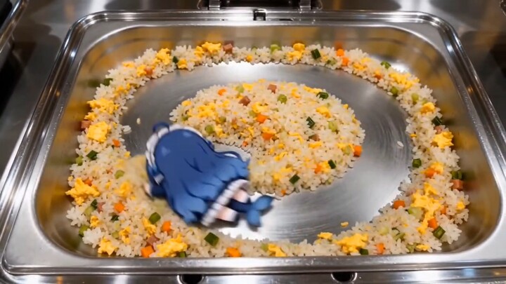 Ăn buffet chỉ toàn làm cơm chiên à, con cá béo ú của bạn đây