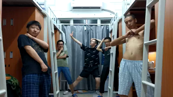 华南农业大学21级生科518寝室《新宝岛》