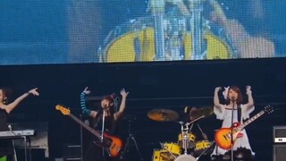 It turns out that K-ON was 14 years ago. The five little angels should have started a family now.