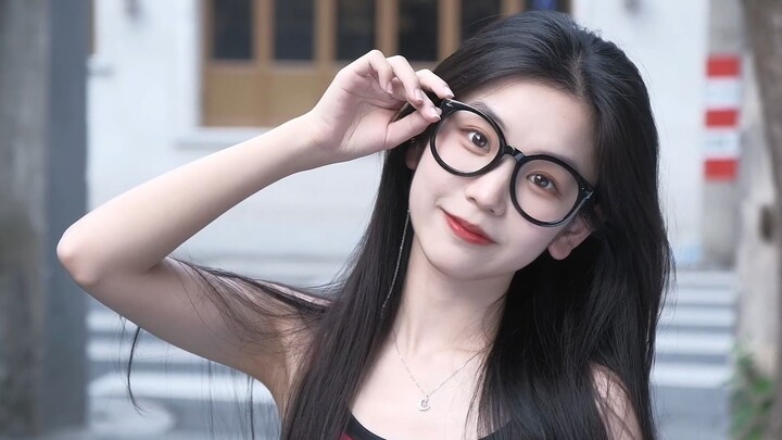 我一步一回头 却也只能向前走.