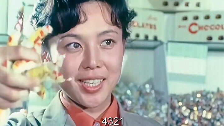 “The way she pitches the candy in this clip is still absolutely legendary even by today’s standards!