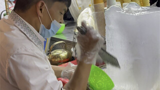 The milk tea you must drink when you come to Xinjiang is made on site and is pure natural with no ad