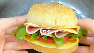 Sarapan cepat, puding tahu dengan hamburger, berlari penuh energi