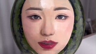 Turning watermelons into idols is truly like “building a skyscraper out of nothing”. The facial feat