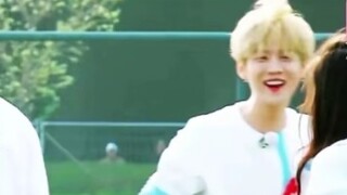 It turns out that it is true that when Lu Di laughs, he subconsciously looks at the person he likes