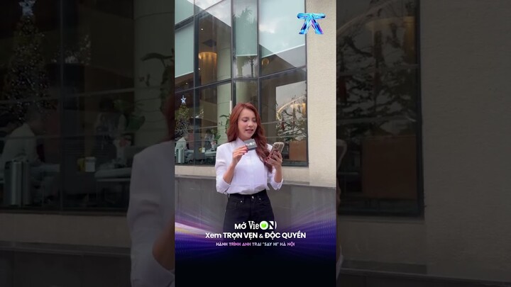 Vào tab "LIVE UPDATE HÀNH TRÌNH ANH TRAI "SAY HI" HÀ NỘI trên VieON để dõi theo các anh tại Hà Nội