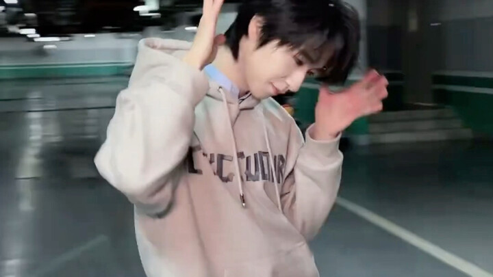 【เหออว์จุ่นหลิน】เต้นด๊อกฟีล cha เพลง "จากลาการพึ่งพาคุณ" เวอร์ชันดีเจ | อัปเดต TikTok 251211 - "รักด