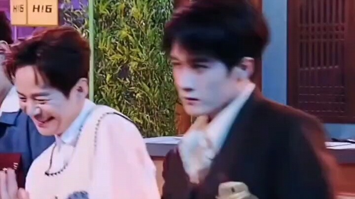 檀健次和丁程鑫起舞跳万物生，好帅！！尤其是多多，扭到我的心坎里！！！