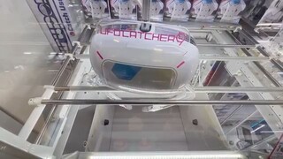 [The Stroking Arm] Trying out the new figure at the GiGO crane game in downtown Tokyo! Feeling at...