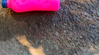 楼梯滚瓶子爆破解压时刻