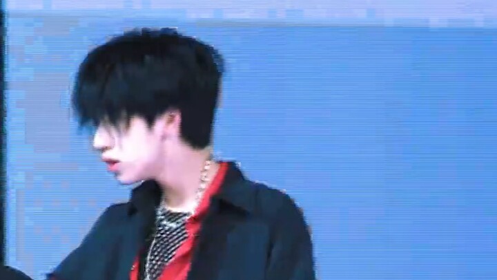 [He Junlin] Precise timing! The 3D stage "As a Monster" dance leader is so cool! The young onfire st