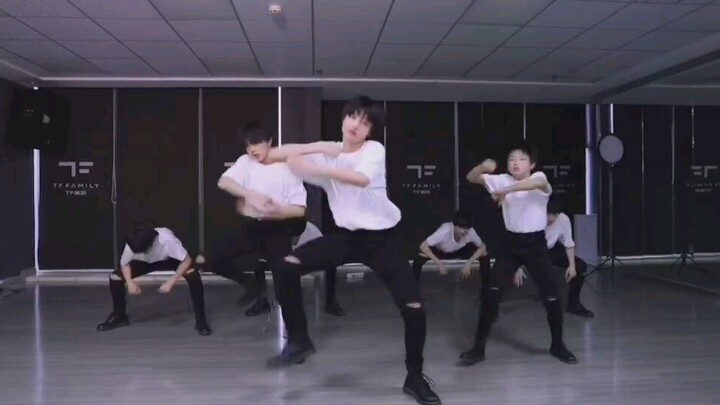 Đây là nơi mối quan hệ mẹ con của tôi với Zhu Zhixin bắt đầu