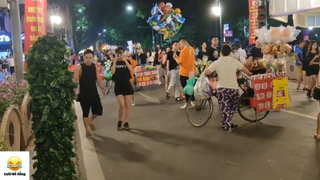 ((P2) Giả Làm Bụi Cây Đi Dọa và Cái Kết #Prank