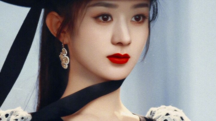 "Astaga! Penampilan comeback-nya keren banget!"