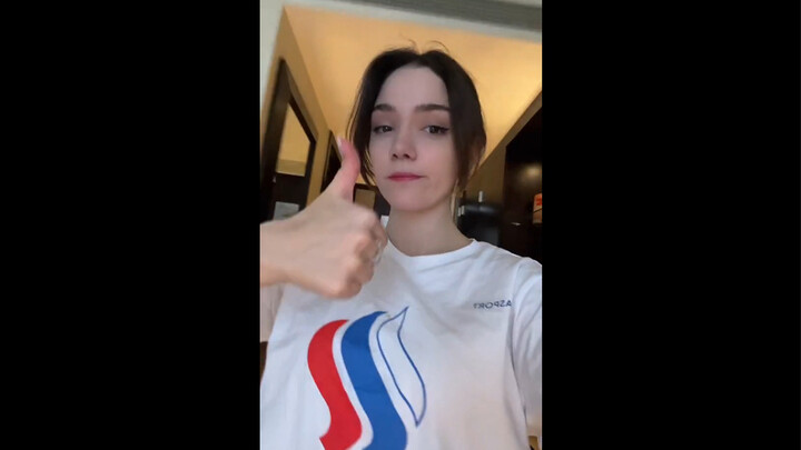 【Olympic Mùa đông】Nhật ký đi làm của Evgenia Medvedeva: Dậy sớm trang điểm/ uống cà phê/ đọc sách, t