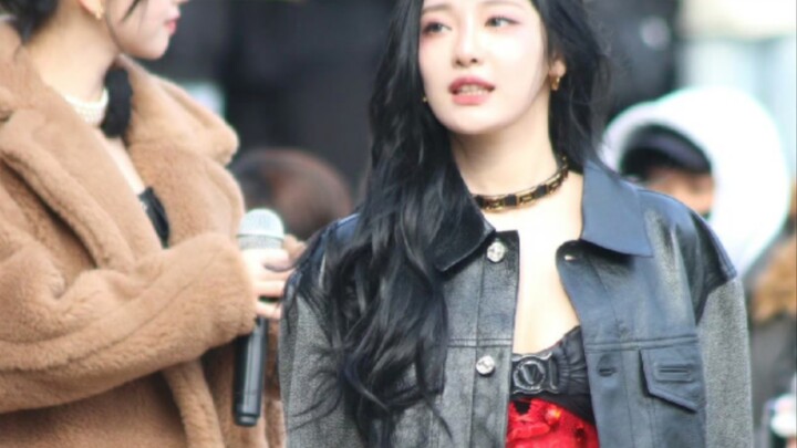 นิงอี้จั๋วระหว่างทางไปทำงานในสตูดิโอ: ร้องสดเพลง Don’t Blink ไพเราะสุดๆ เพราะหน้าหนาวมาแล้วมีไฟฟ้าสถ