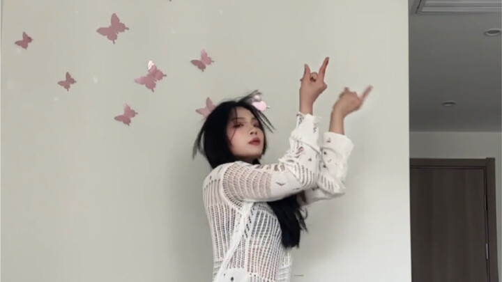 喜不喜欢慵懒风？ 我在床上躺了15个小时了 说话#mk编舞#bloodline #dance