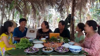 Khui Nút Bạc Tặng Mẹ Cùng Với Buổi Tiệc Nhỏ Bên Gia Đình  Thật Vui| TKQ & Family T588