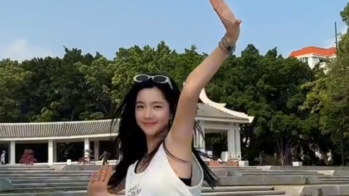 Zhuang Dafei dances to "Fate"