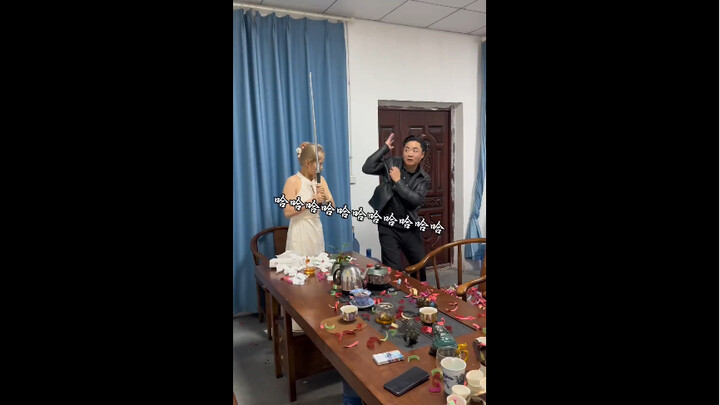 Tiếc là tôi chẳng có cách nào, tất cả sự chân thành của tôi đều được ghép lại từ trái tim tan vỡ của